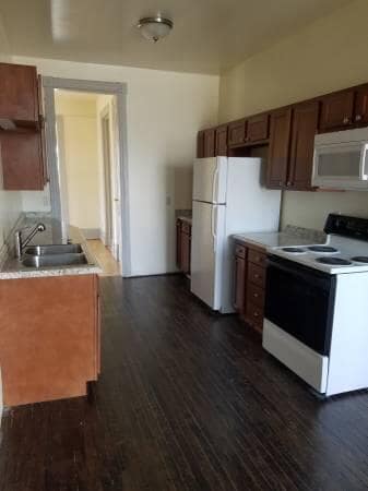 Foto del edificio - 1303 N Milwaukee St