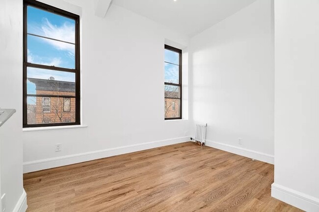 Foto del edificio - 165 Howard Avenue