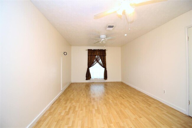 Building Photo - 10314 Sagerock Dr