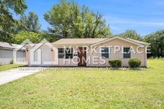 Building Photo - 4210 N Park Dr