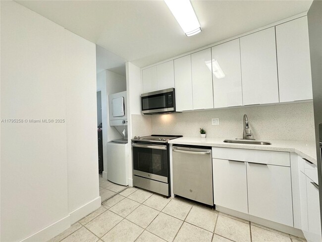 Foto del edificio - 8051 S Colony Cir