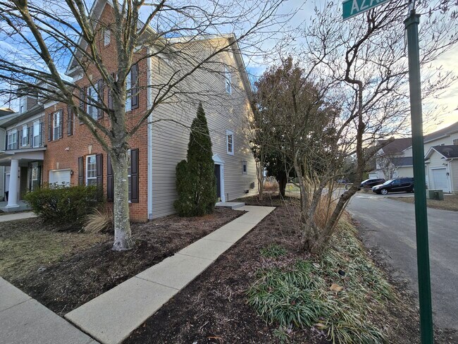 Entrada - 44155 Azalea Ct