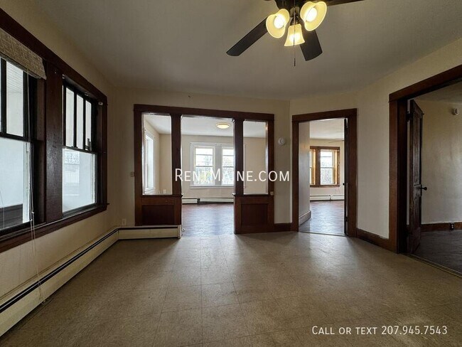 Foto del edificio - 172 College Ave