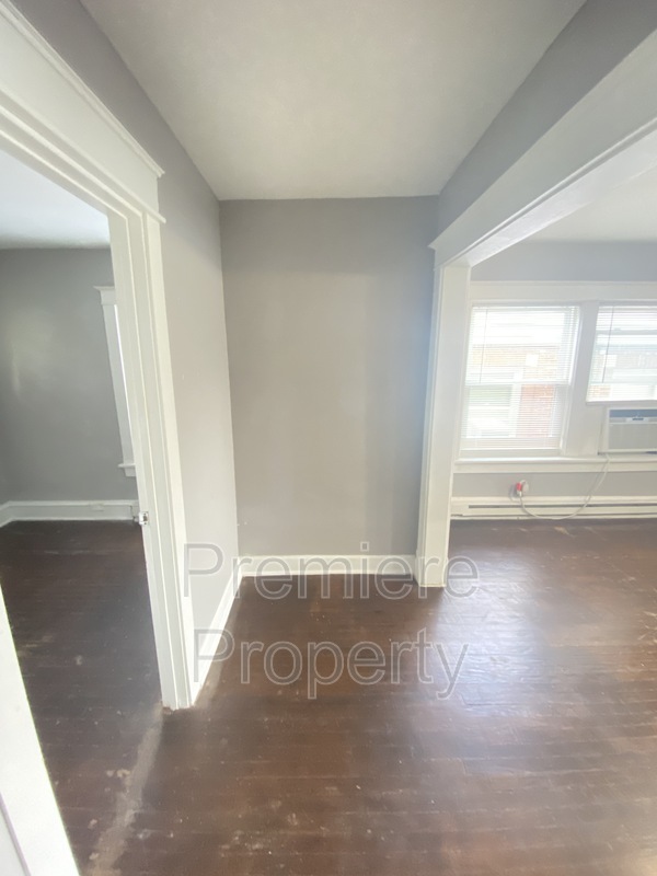 Building Photo - 3115 Thompson Ave