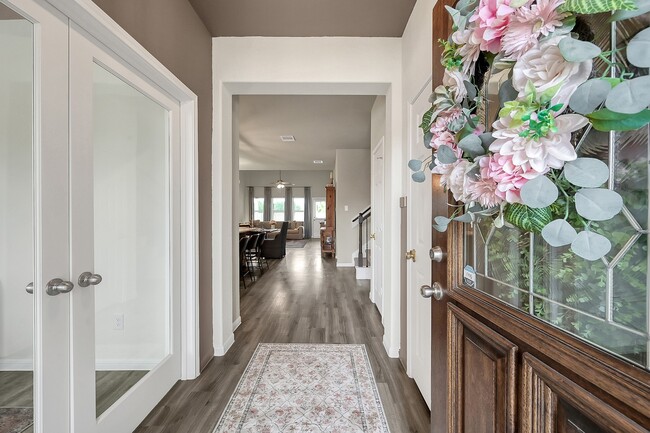 Foto del edificio - 679 Red Elm Ln