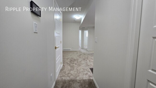 Building Photo - Modern 2 Beds, 1 Baths Single- Family- Low...
