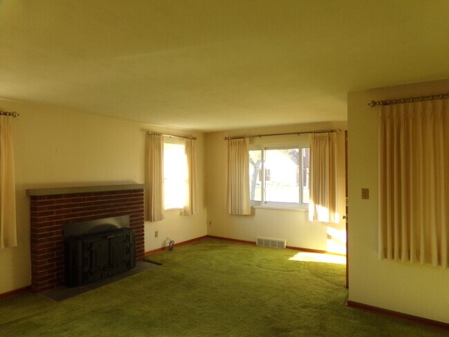 Foto del edificio - COMING SOON! 3 Bed Cape Cod Home!