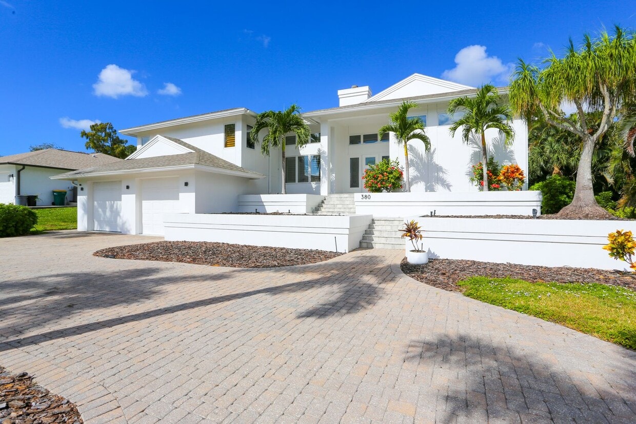 Primary Photo - ***GULF ACCESS/BOAT DOCK**SHORT TERM/SEASO...