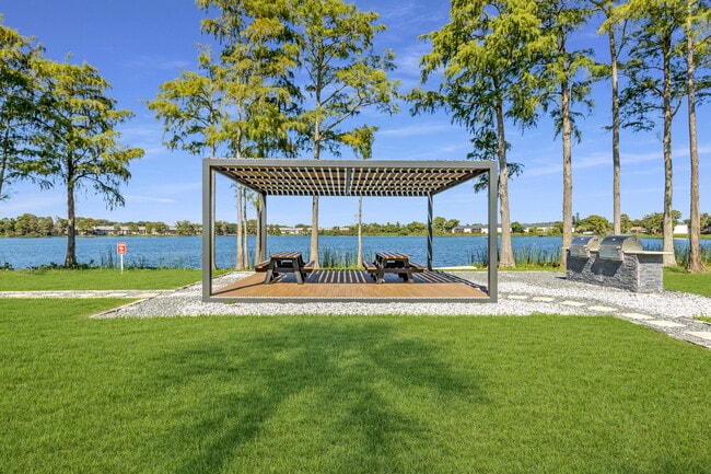 Foto del edificio - Lakeshore at East Mil
