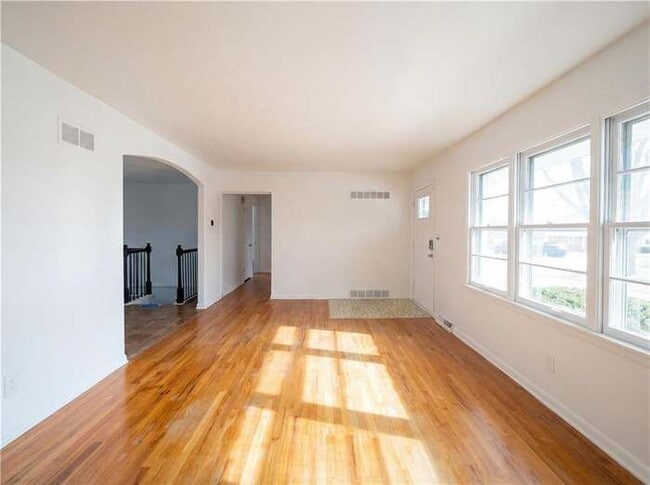 Building Photo - 804 Sunset Ave