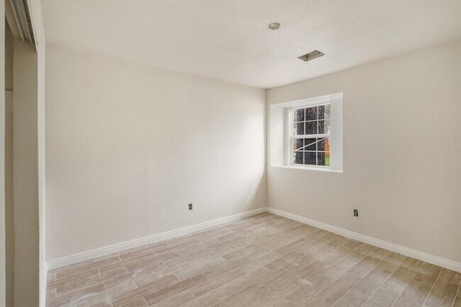 Foto del edificio - 23707 Verngate Dr
