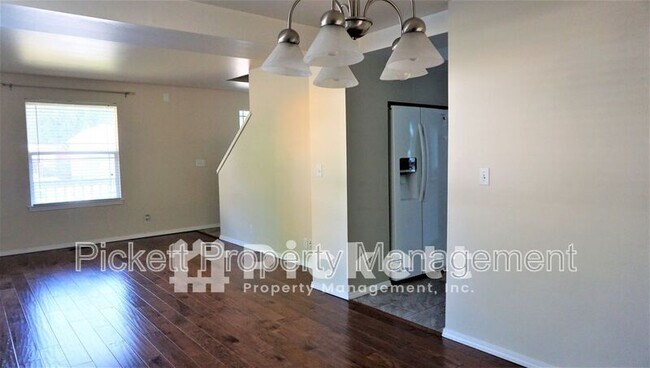 Foto del edificio - 7283 Creek Wood Pl NE