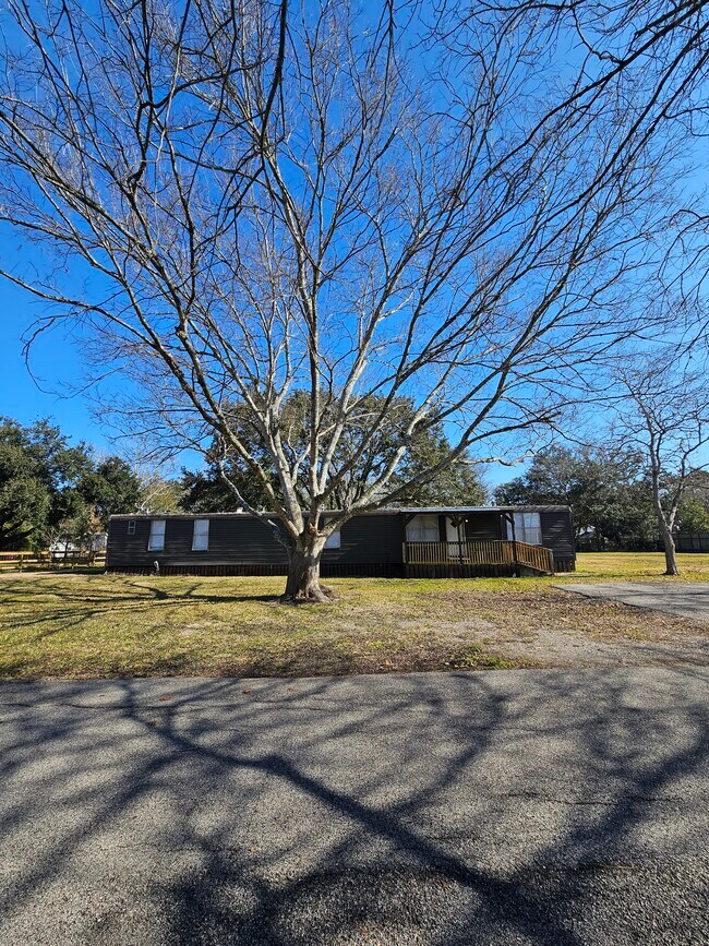 Building Photo - 2267 FM 1462