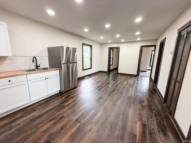 Foto del edificio - 1900 N Market St