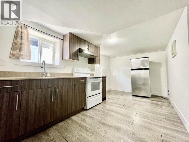 Building Photo - 72xx Curtis St