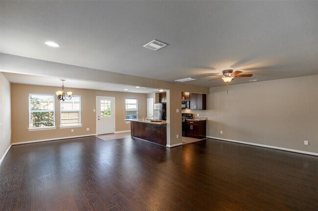 Foto del edificio - 15814 Whiteglade Ln