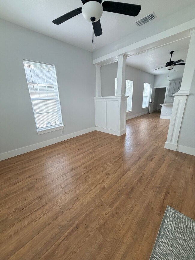 Foto del edificio - Beautiful Renovated Home Available for Lease!