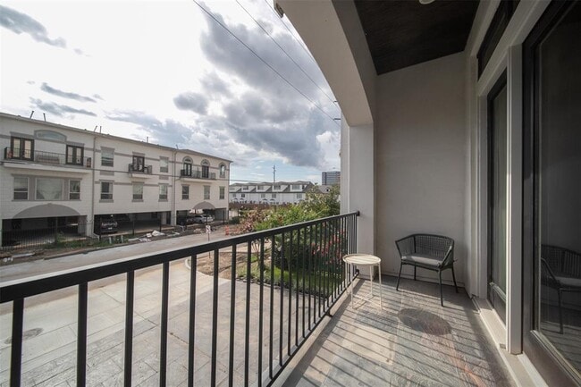 Building Photo - 2905 Bering Dr