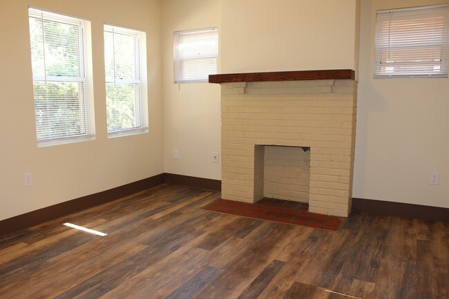 Building Photo - 7813 Sailor Pl