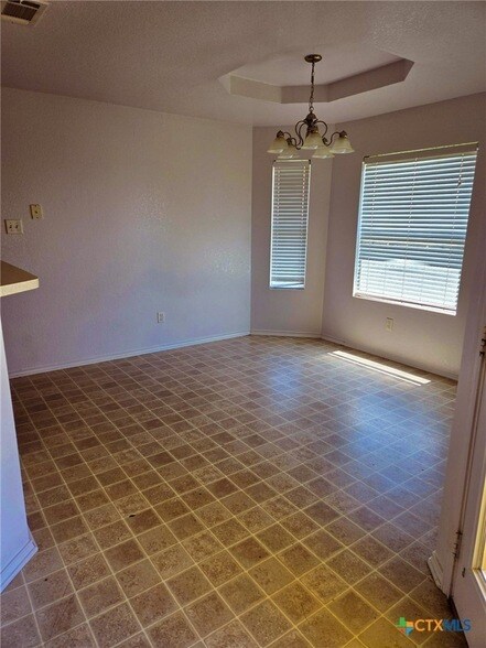 Foto del edificio - 5208 Bridle Dr