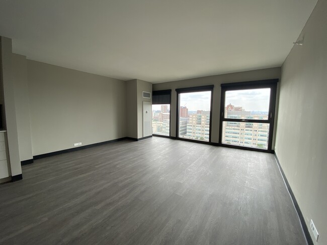 Foto del edificio - 600 S Paulina St
