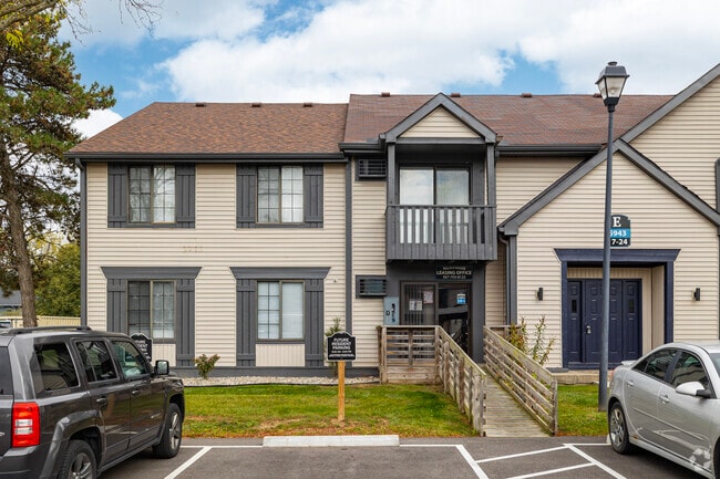 Leasing Office - Walnut Woods Apartments