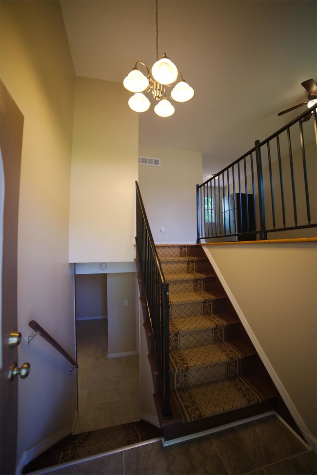 Building Photo - 5218 Ville-Cecelia Ln