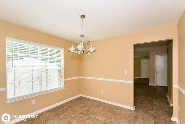 Foto del edificio - 1058 Erie Circle, Stone Mountain, GA 30087
