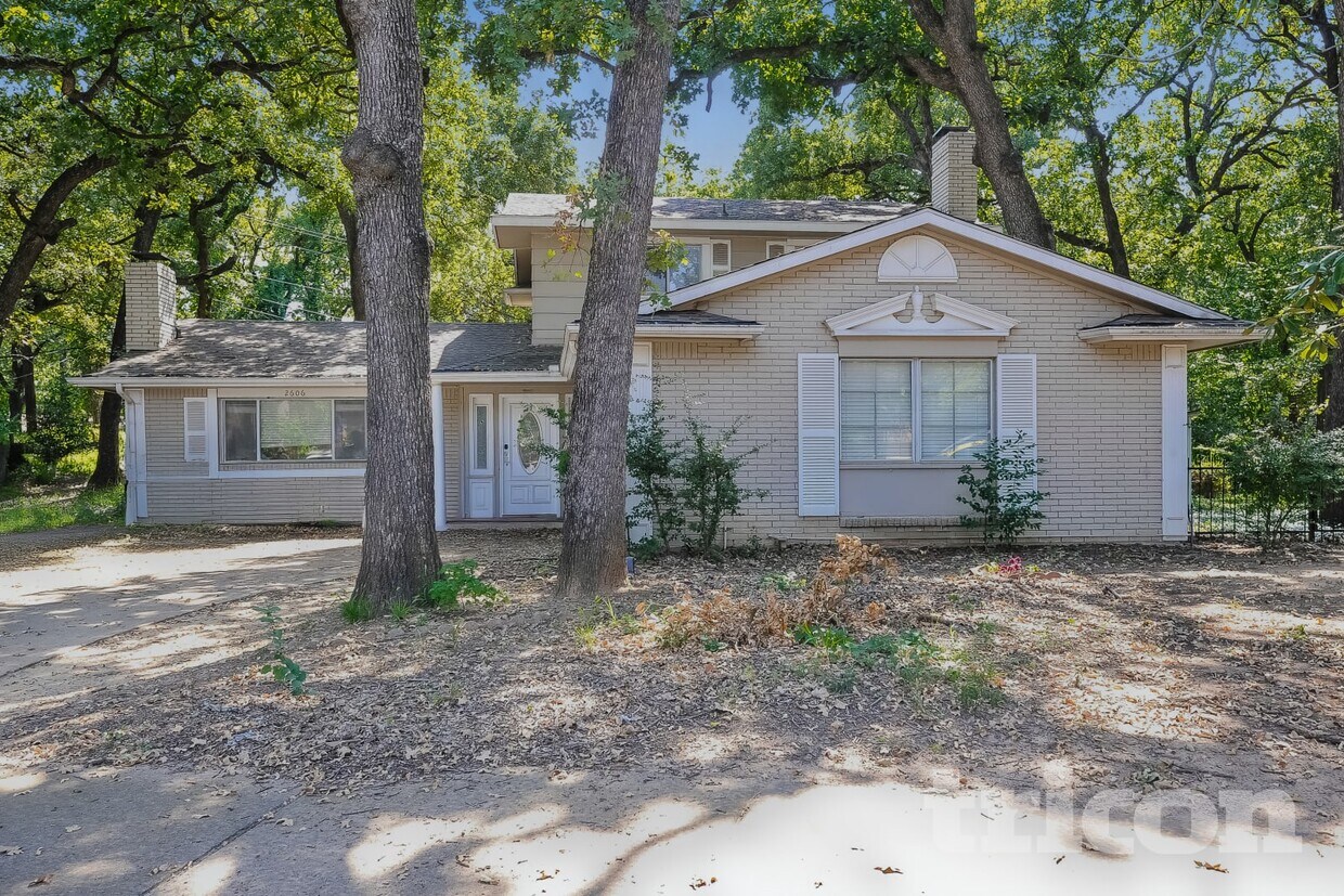 Primary Photo - 2606 Olympia Ct