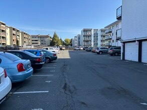 Building Photo - Robert Leslie Place