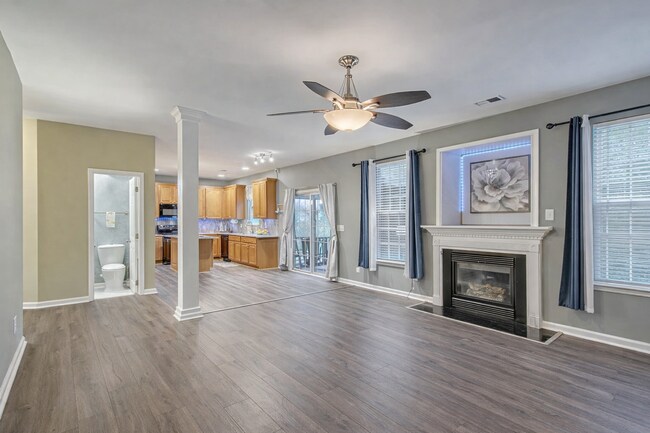 Foto del edificio - Comfort, Space & Convenience in Summerville