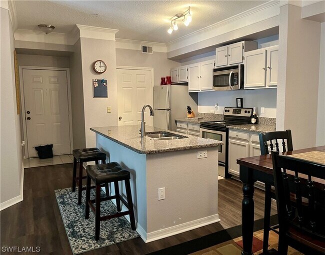 Building Photo - 11500 Villa Grand