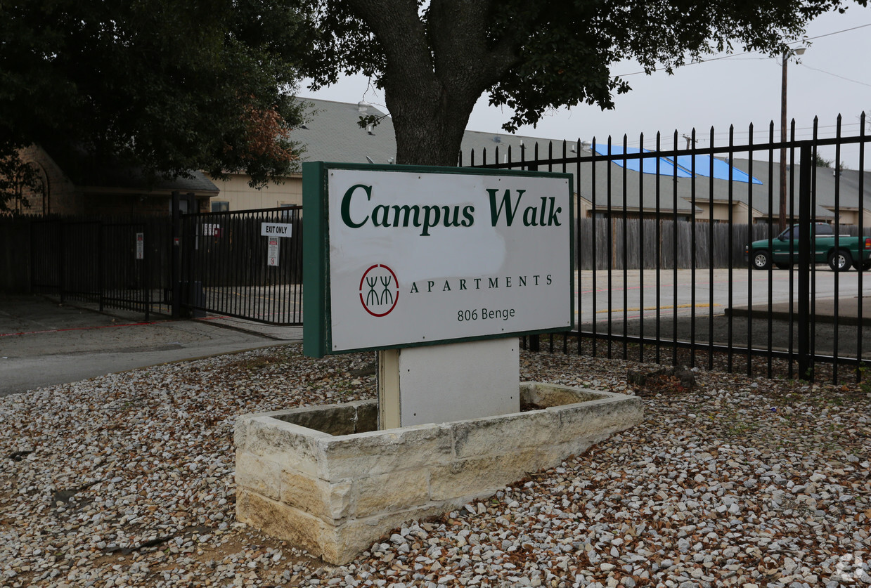 Community Sign - Campus Walk Apartments