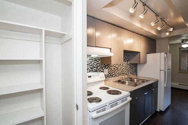 Photo - 809 N Dexter St Apartment