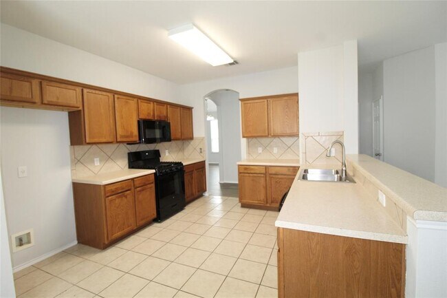 Building Photo - 2433 Green Meadows Ln