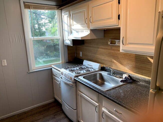 Kitchen - 8 Corbin Ct