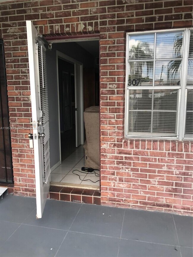 Foto del edificio - 1100 Atlantic Shores Blvd