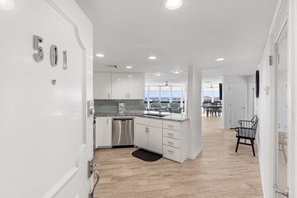 Foto del edificio - 15002 Windward Dr