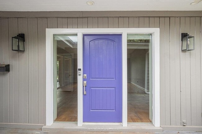 Building Photo - 5539 Indigo St
