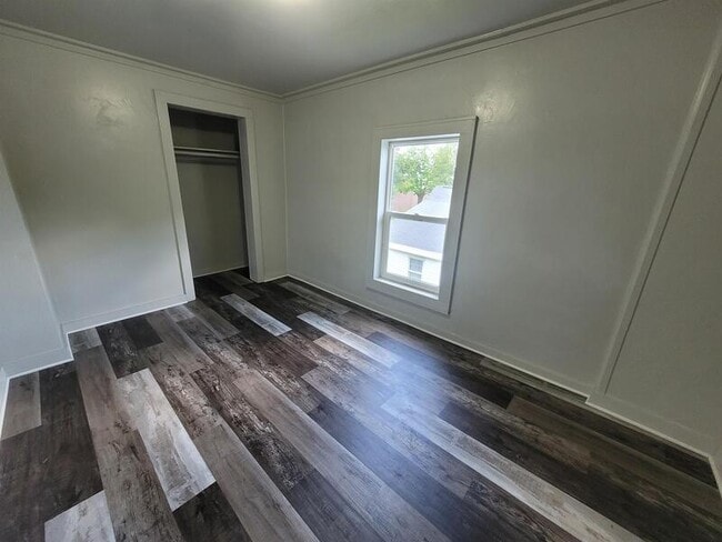 Building Photo - 643-645-645 S Jefferson St
