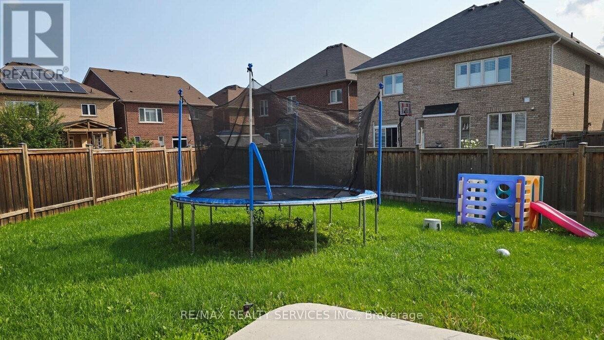 Primary Photo - 92 Allegro Dr