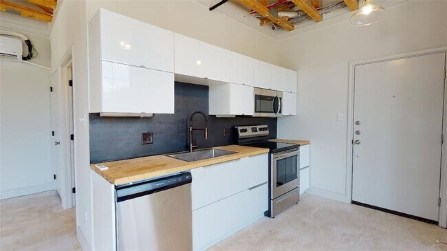 Foto del edificio - 305 W 27th St