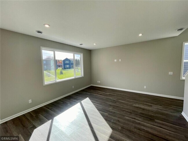 Foto del edificio - 9955 Bluebird St NW