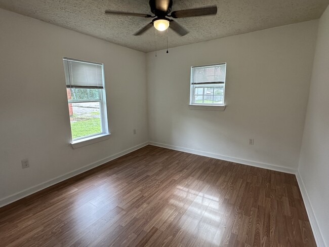 Bedroom 1 - 305 Albert St