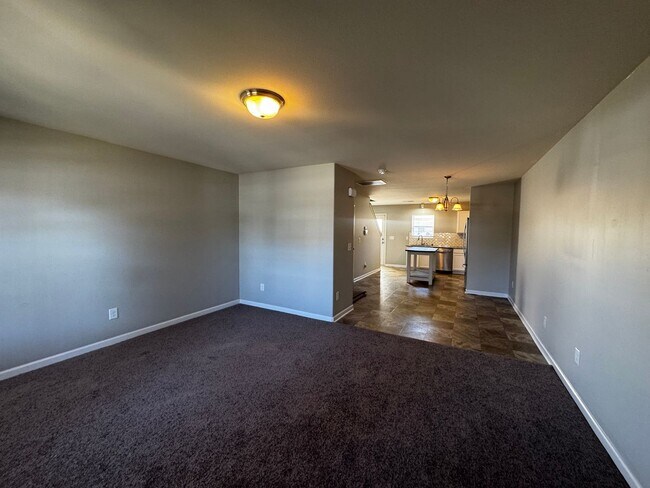 Foto del edificio - 3921 Village Park Ct