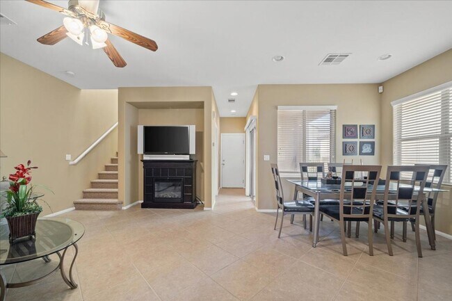 Foto del edificio - Beautiful Tuscan Inspired 3 Bedroom Home in Centennial Hills
