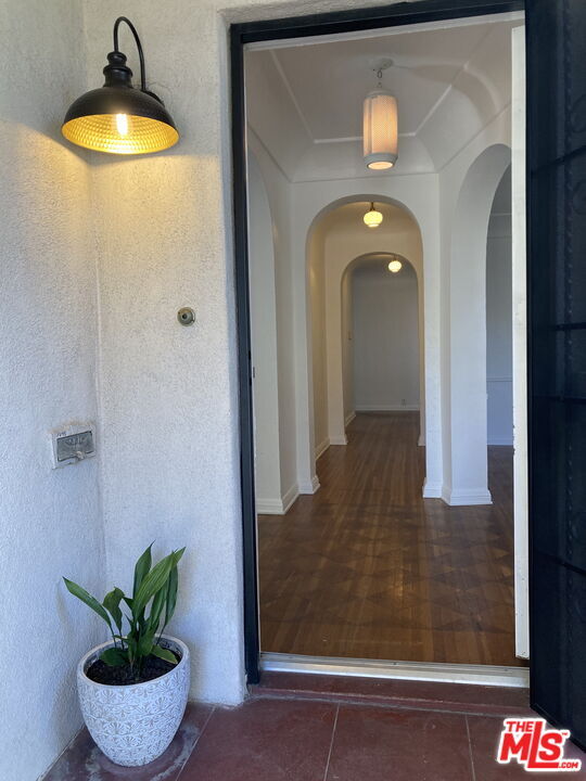 Foto del edificio - 1045 S Crescent Heights Blvd