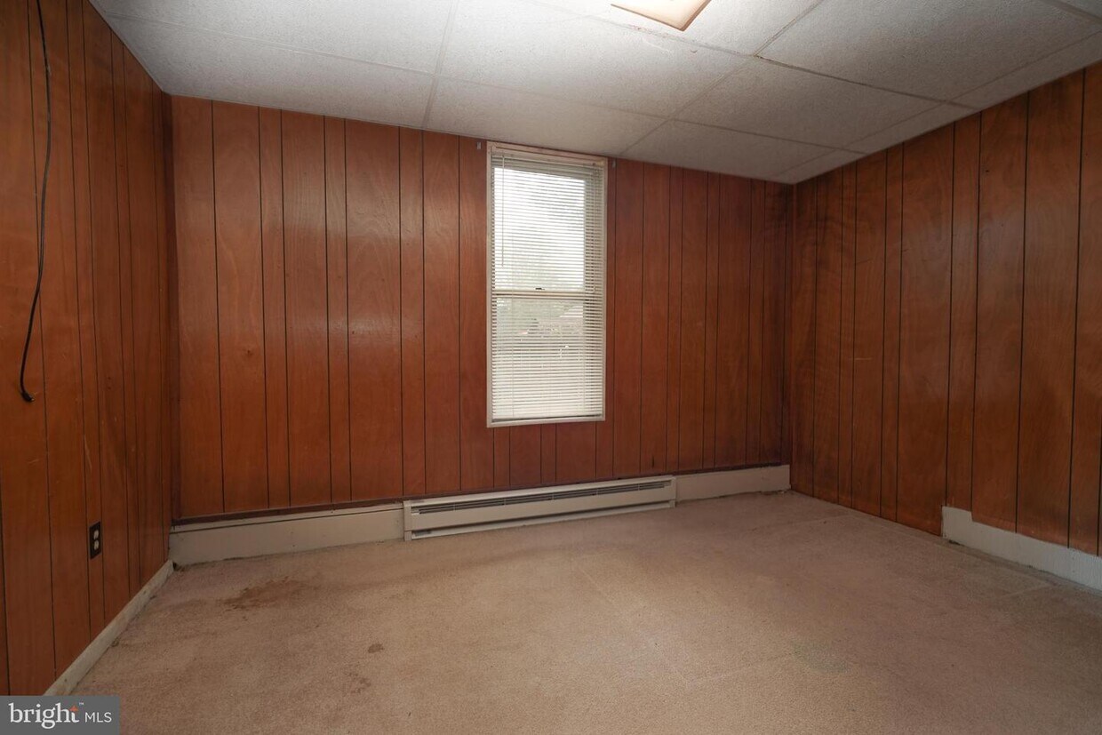 29 E Main St Unit 2, Ephrata, PA 17522 Room for Rent in Ephrata, PA