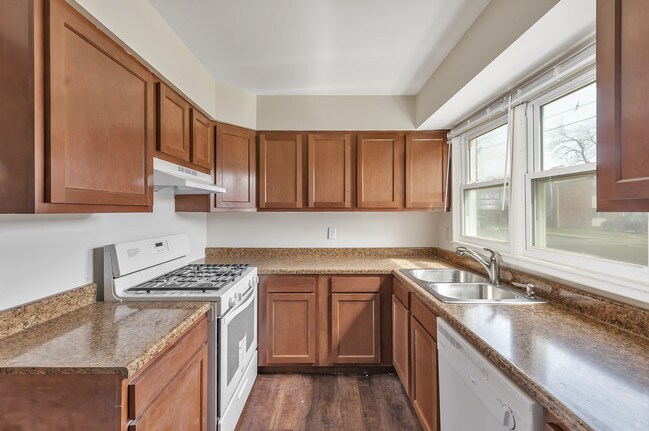 Building Photo - Barberry Townhouses