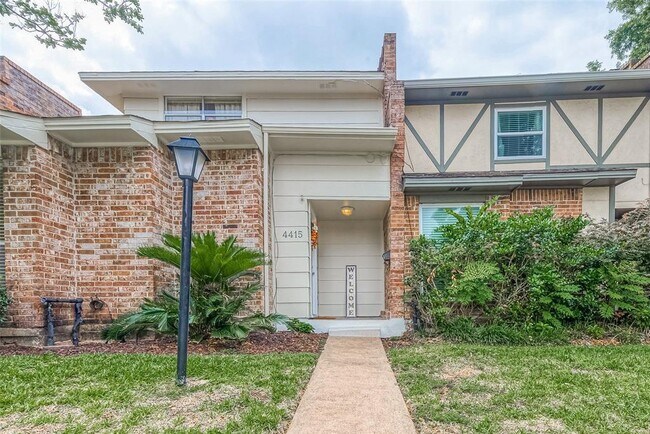 Building Photo - 4415 Basswood Ln